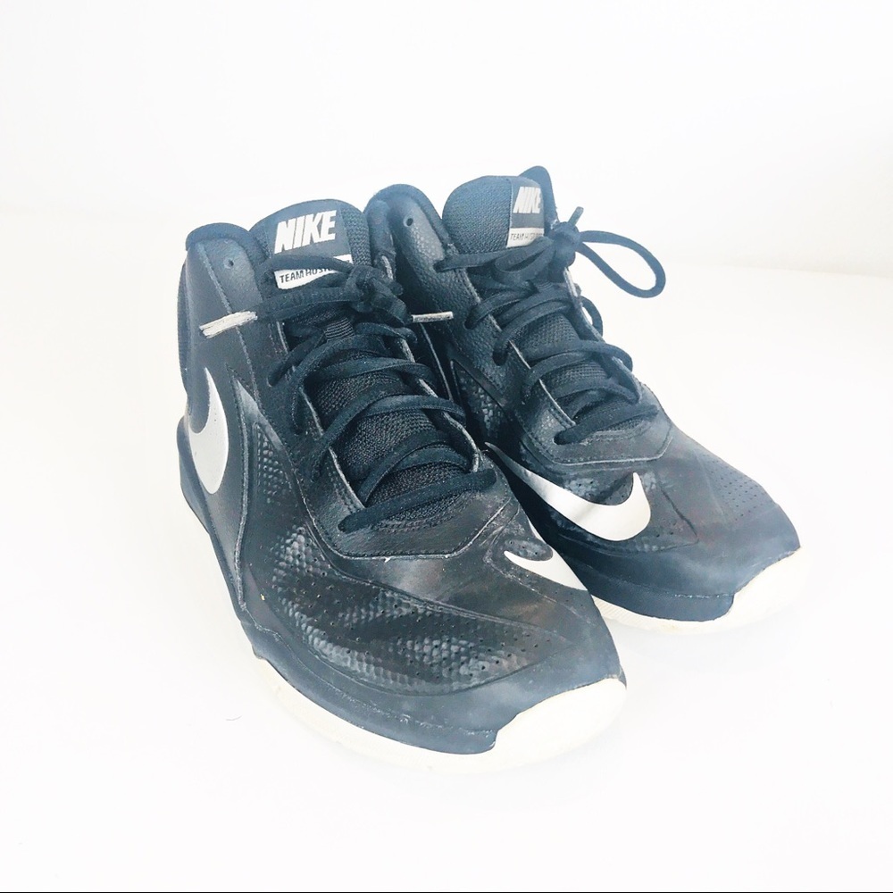 2/$20 Nike Team Hustle D 7 Kids Basketball Shoe 6.5Y - Picture 8 of 8